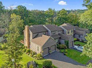 122 Goldfinch Mdws, Hackettstown, NJ 07840