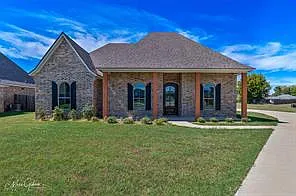 319 Newport Ln