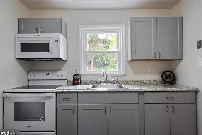 8407 Eucalyptus Ct — Photo 3