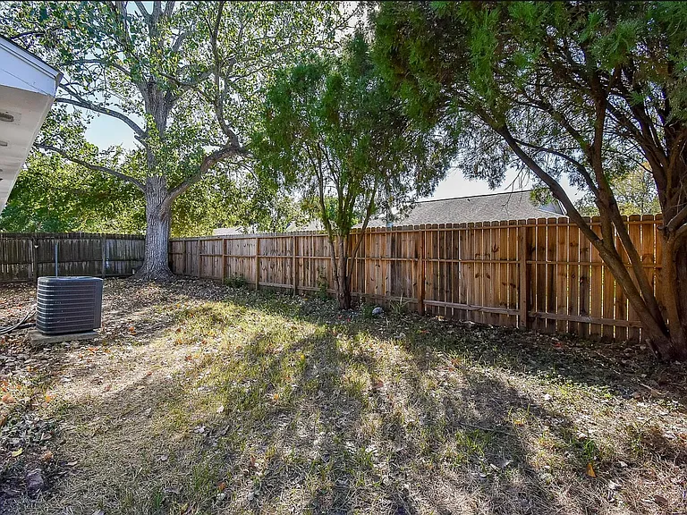10010 Tahoka Ln — Photo 30