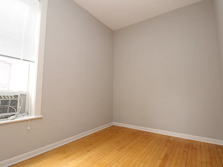 2538 N California Ave #2S — Photo 17