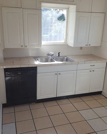 2nd image of 330 Indiana Ct S