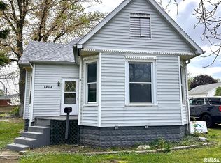 1202 S Main St, Jacksonville, IL 62650