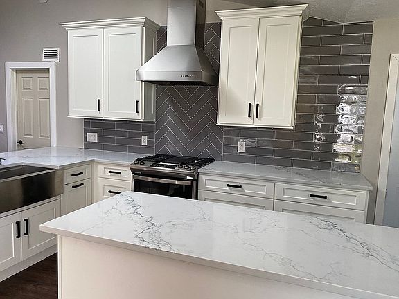 4th image of 1373 SW Vizcaya Cir