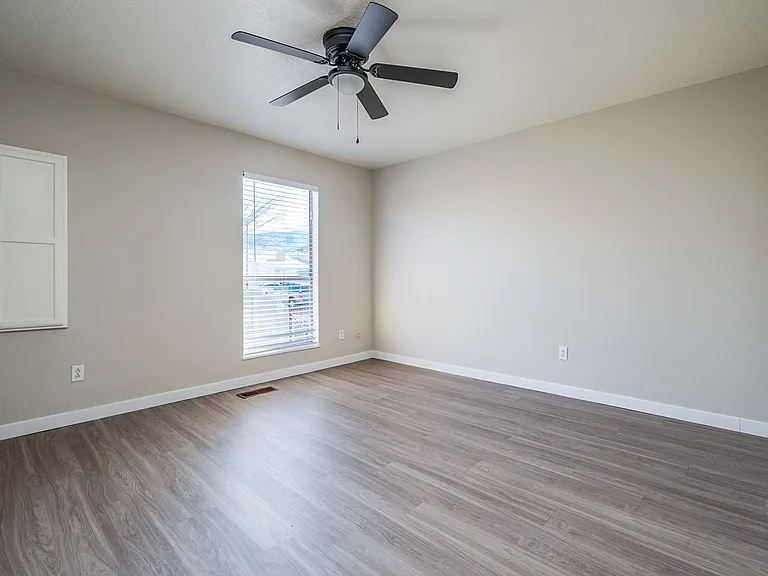 Spacious 2-Bedroom Townhomes — Photo 26