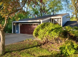 2509 Tonkawa Trl, Minnetonka, MN 55305