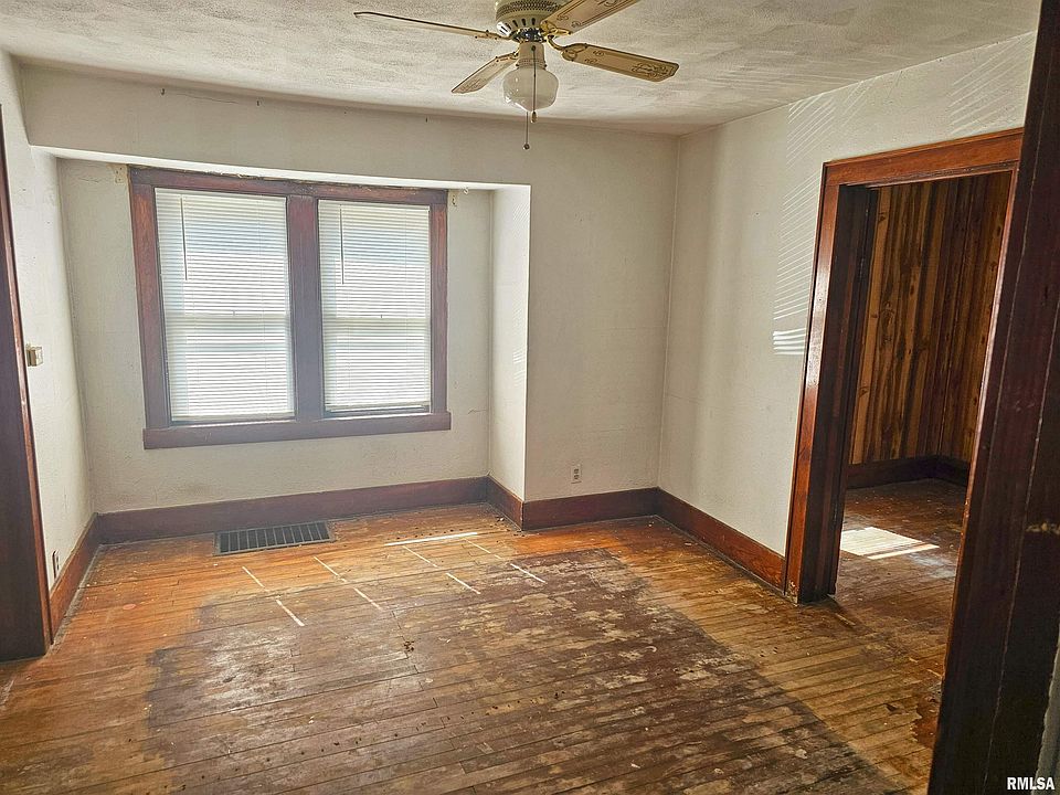 1211 Meadow Ave, East Peoria, IL 61611 Zillow