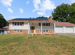 33 Teecomwas Dr, Uncasville, CT 06382