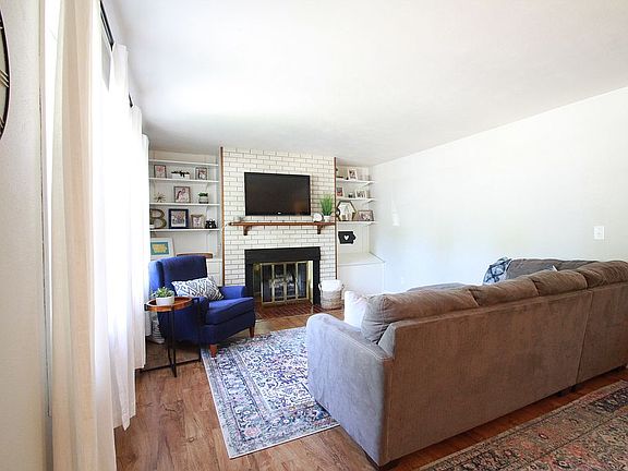 2nd image of 1228 Delta Dr