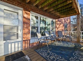 604 Laurel Lake Rd APT 2, Mequon, WI 53092