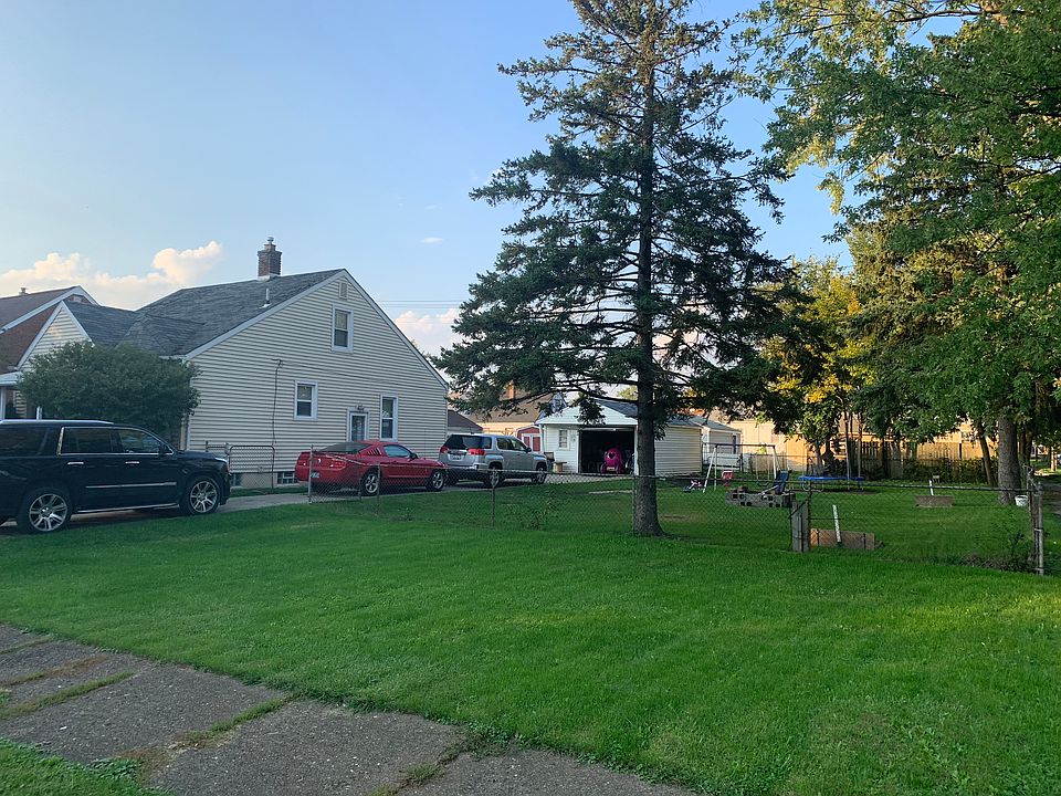 2nd image of 712 Lincoln Ave