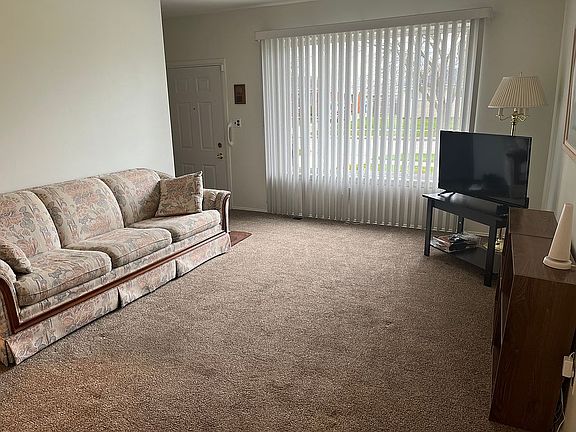 4th image of 25227 Saint Clement Dr