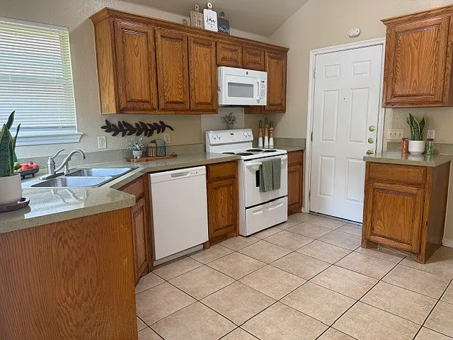 4905 Brianhill Dr — Photo 4