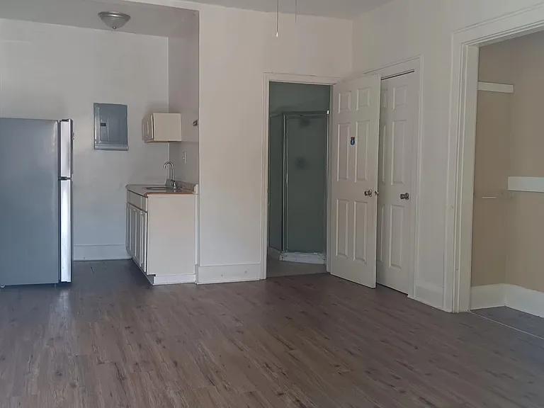 2180 Lakeview Dr #8 — Photo 1