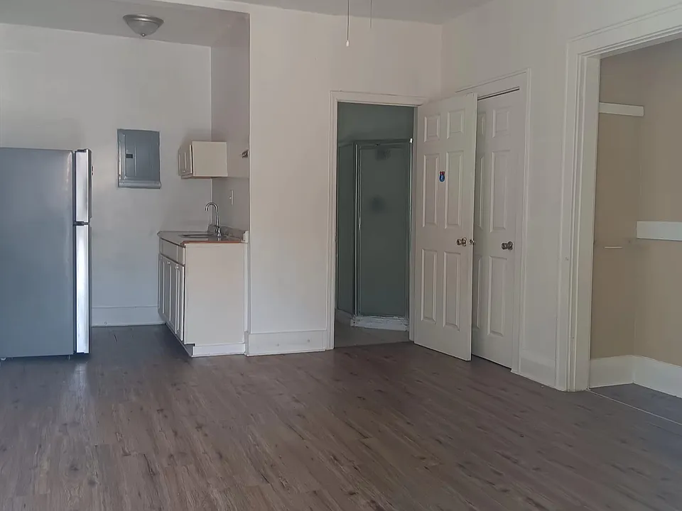 2180 Lakeview Dr #8