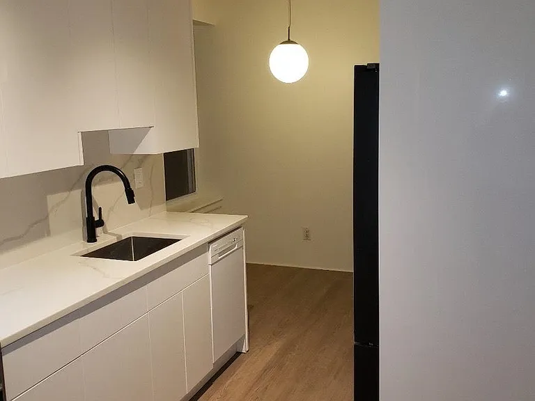 135 Van Wagenen Ave — Photo 4