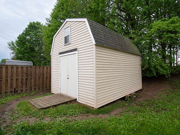 5th image of 206 Glory Ave