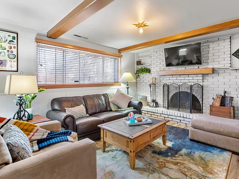 1402 Mears Dr #2 — Photo 10
