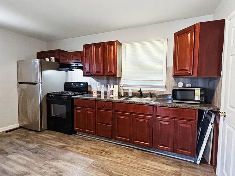 847 Lincoln St — Photo 10