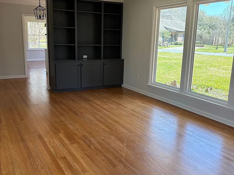 9163 N Parkview Dr — Photo 2
