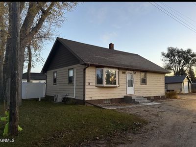 102 4th Ave NE, Medina, ND, 58467