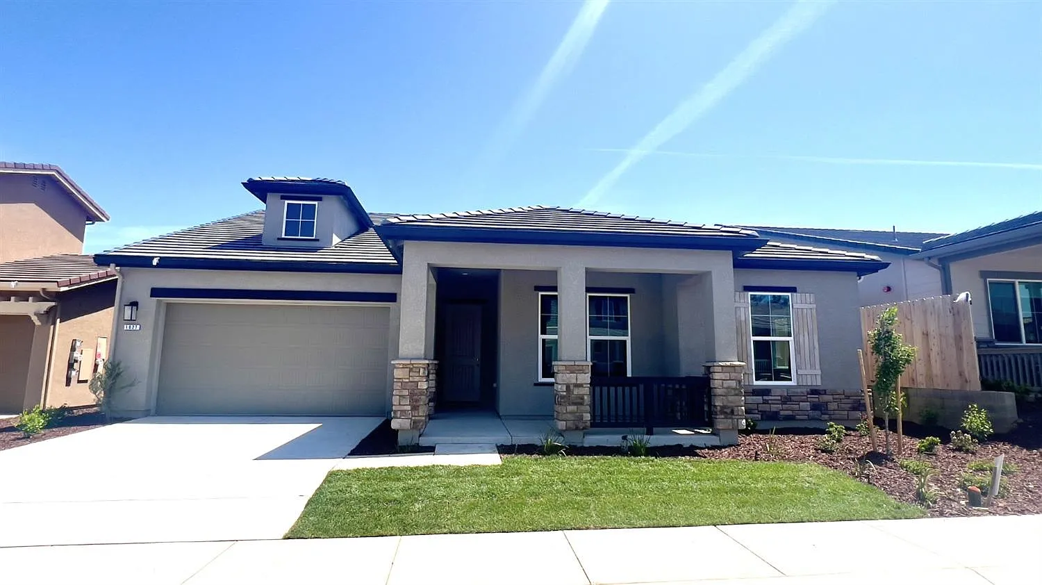 889 Ranchland Way photo 1