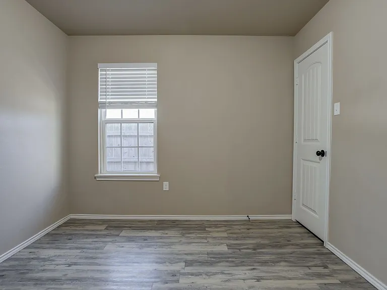 1009 Preston Trl — Photo 25