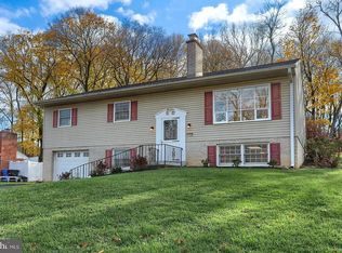 7169 Chambers Hill Rd, Harrisburg, PA 17111