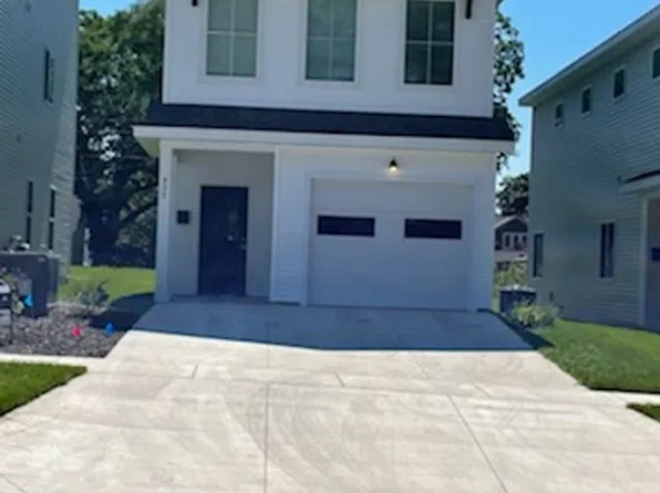637 W Webster Ave, Muskegon, MI 49440