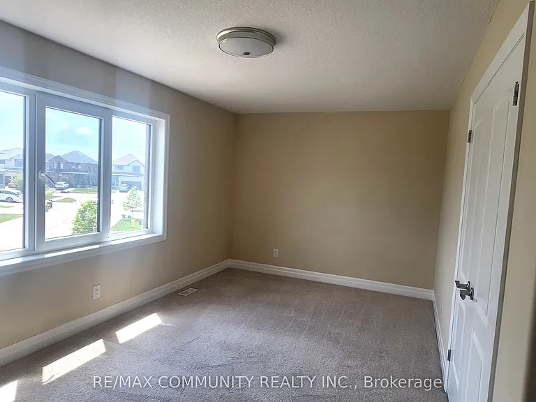 18 Morris St — Photo 15