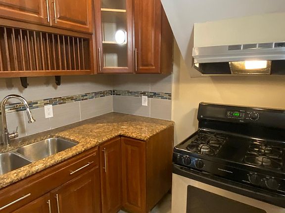 3rd image of 2005 S Allport St #201