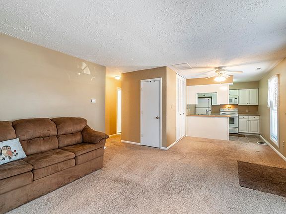 3rd image of 5122 Woodmark Dr