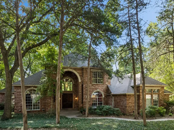 908 Trailwood Ct, Cedar Hill, TX 75104