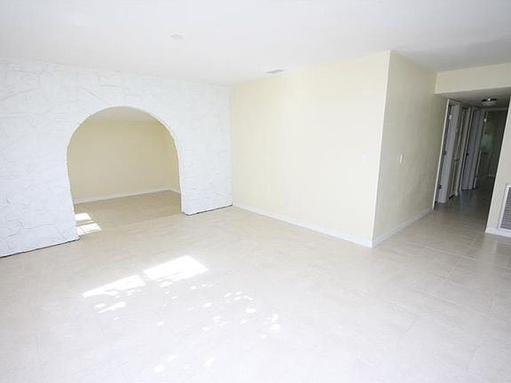 3rd image of 6004 Murray Hill Dr