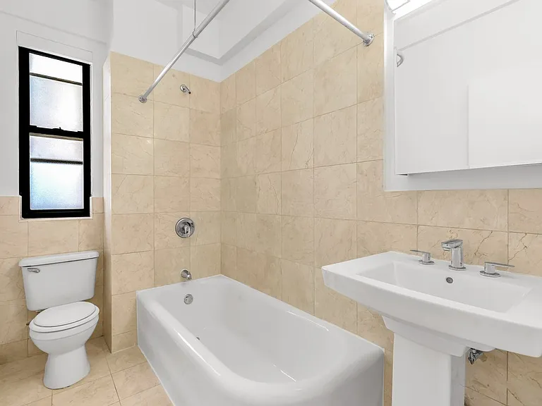 12 E 86th St #703 — Photo 8