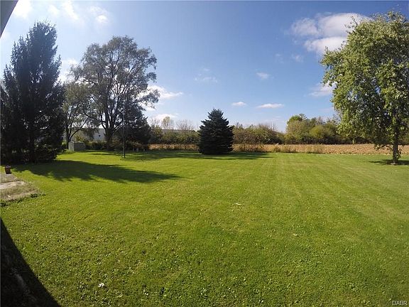 3rd image of 105 Sherwood Dr