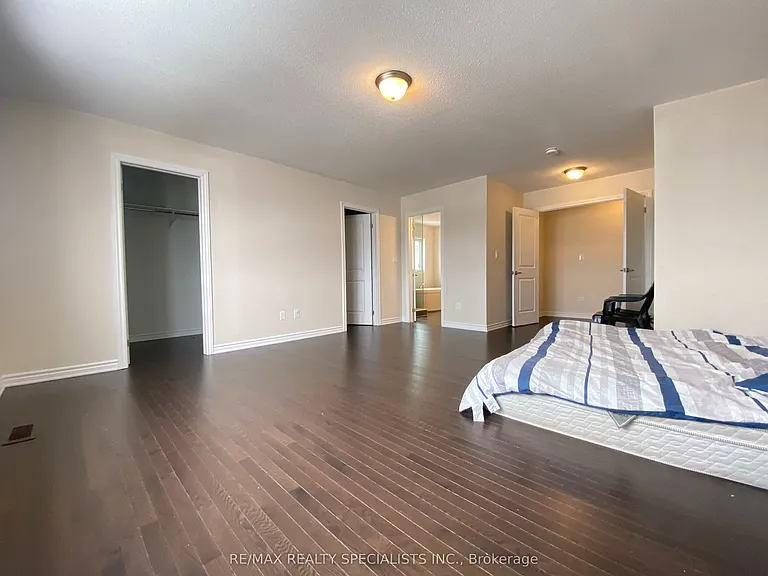 17 Oriole Cres — Photo 14