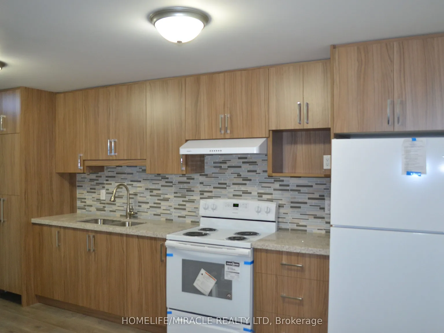 3 bed, $2,100 — Photo 4