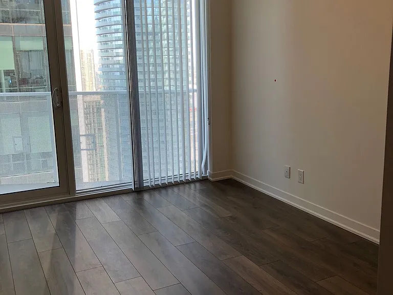 100 Harbour St #3911 — Photo 9