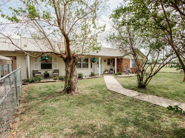 2382 N Fm 1743, Windom, TX 75492