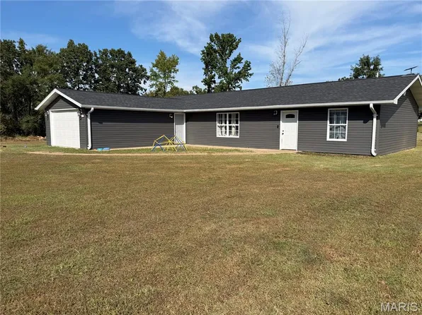 62 Marathon Ln, Poplar Bluff, MO 63901