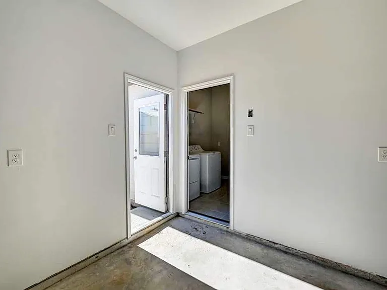 11853 E Gate Dr — Photo 34