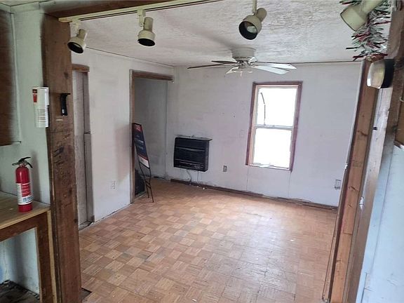 5th image of 517 Dewitt St