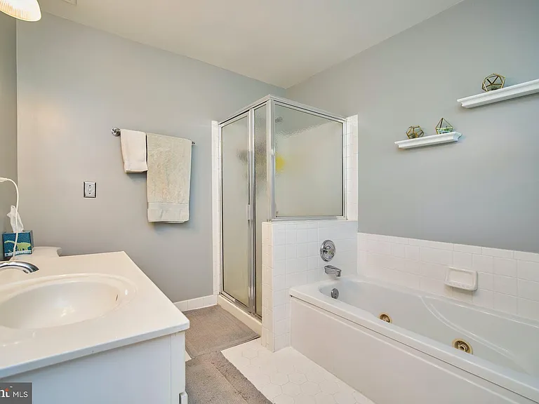 1230 Weatherstone Ct — Photo 18