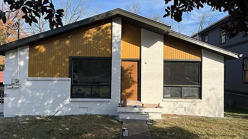 2204 White Ave Photo 1