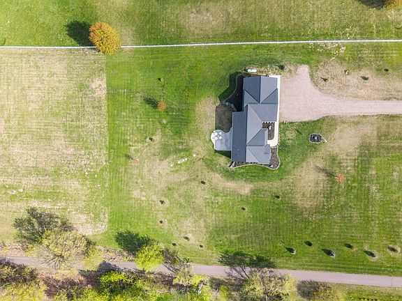 5th image of 21576 Meadowbrook Ave N