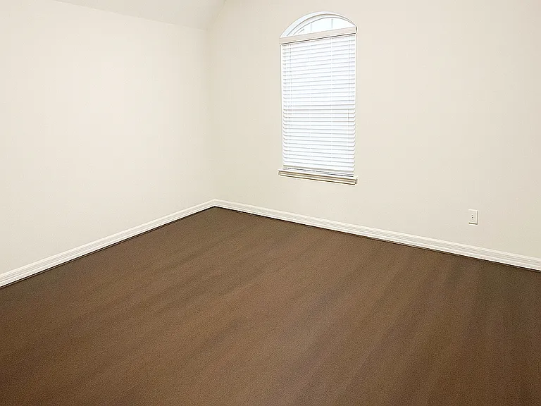 11071 Walts Run Ln — Photo 18
