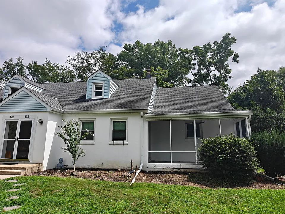 194 Varsity Ave