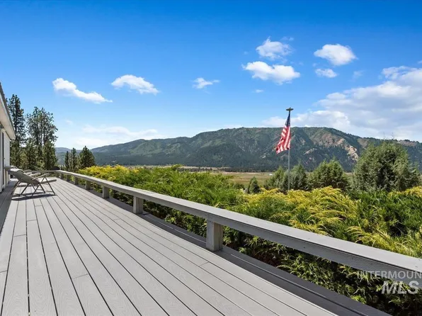 23 Woodland Dr, Garden Valley, ID 83622