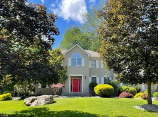 10 Sgt Hartz Dr, Tappan, NY 10983